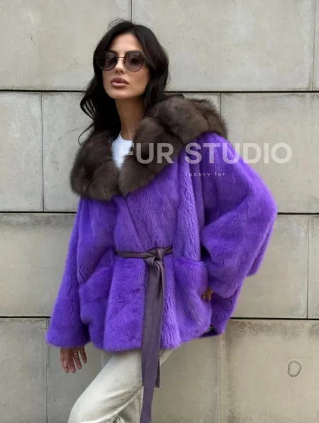 Шуба из норки Violet с капюшоном из меха куницы - фото 11