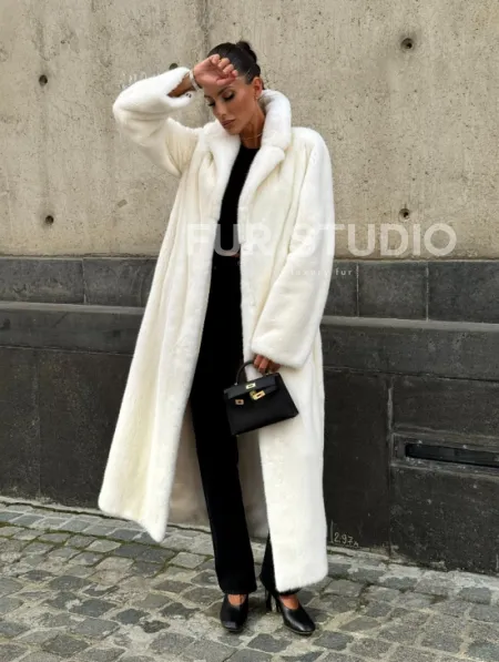 Длинная белая норковая шуба - фото 15