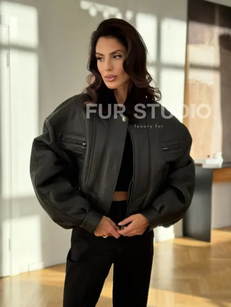 Модная женская дубленка 2025 - коричневая - фото 8