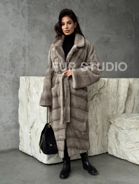 Удлинённая норковая шуба с поясом - фото 10