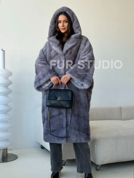 Голубая норковая шуба с капюшоном oversize - фото 10