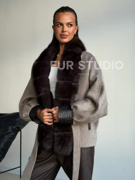 Пальто с мехом финского песца - фото 10