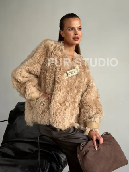 Короткая куртка из овчины - фото 13