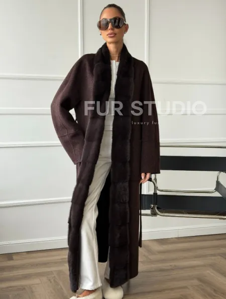 Длинное демисезонное пальто с мехом норки - фото 5