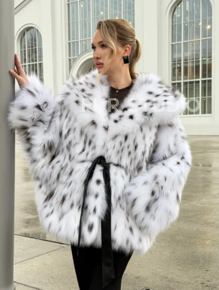 Шуба из лисьего меха под рысь с капюшоном - фото 14