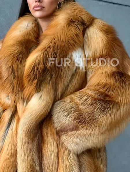 Шуба из натурального меха лисы - фото 1
