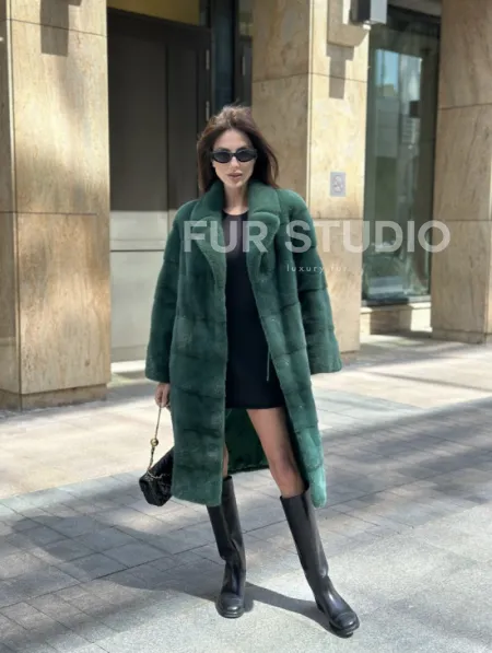 Зеленая шуба мех NAFA английский воротник - фото 9