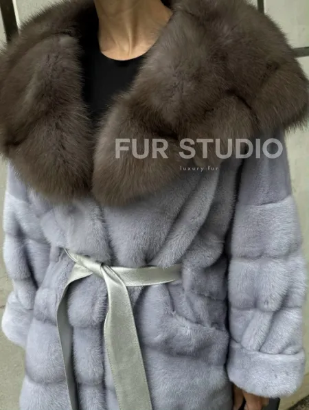 Шуба норковая с капюшоном из меха куницы - цвет голубой - фото 1