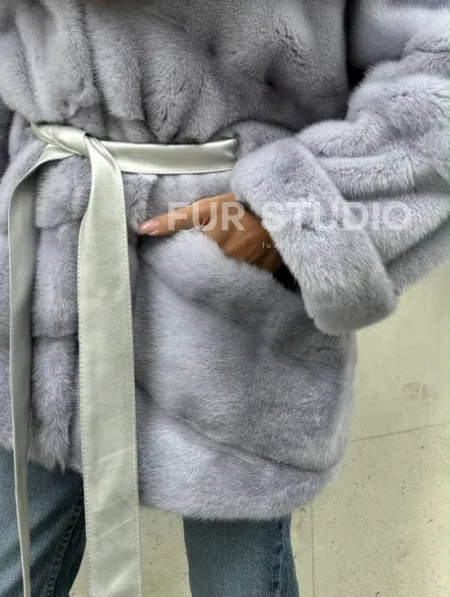 Шуба норковая с капюшоном из меха куницы - цвет голубой - фото 2