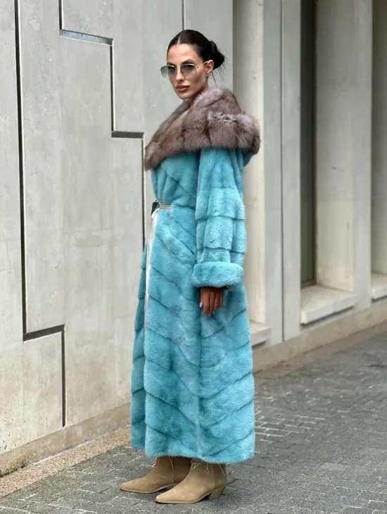 Удлиненная норковая шуба с капюшоном из меха куницы - цвет Тиффани - фото 8