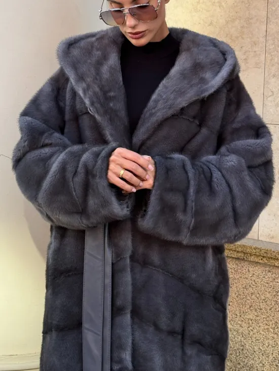 Шуба кимоно из импортной норки с капюшоном в цвете графит - фото 2