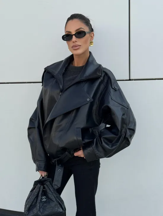 Женская кожаная куртка с двойным воротником, пышными рукавами реглан - фото 10