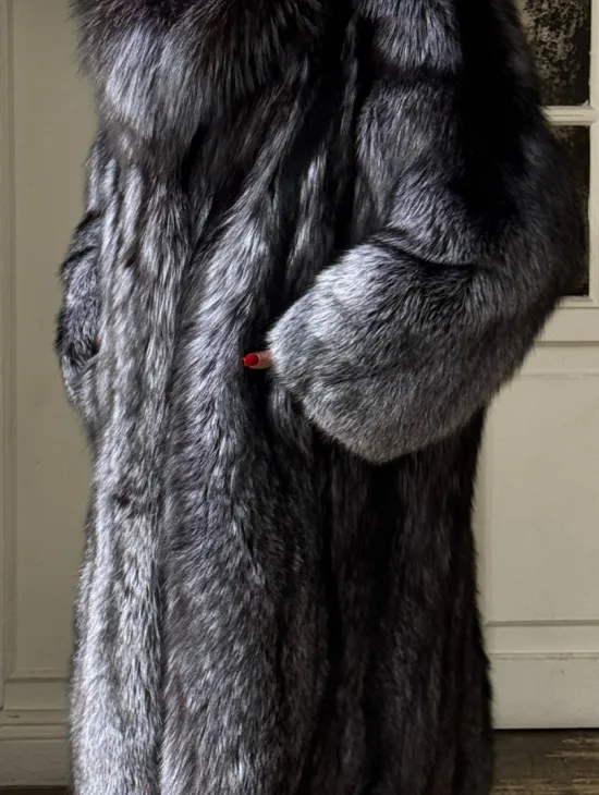 Длинная шуба из натурального меха чернобурки, воротник шаль - фото 1