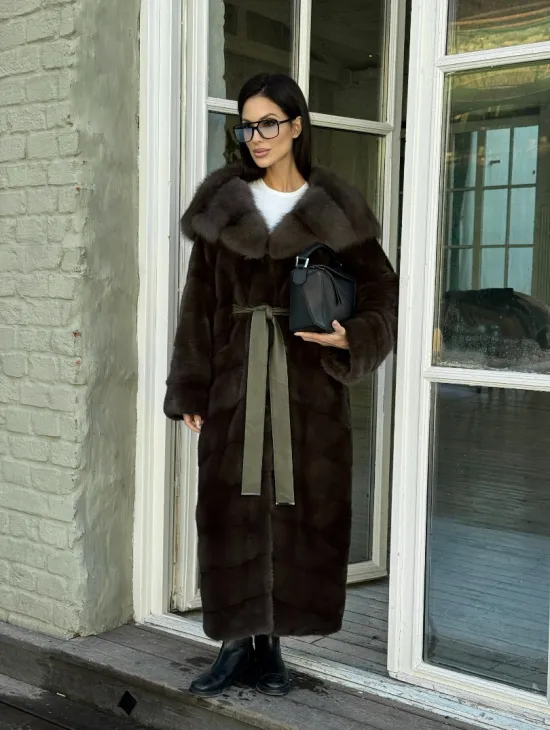 Длинная норковая шуба с капюшоном из меха куницы - цвет темный хаки - фото 11