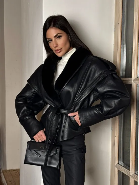 Черная куртка - дубленка из натуральной овчины на запах с поясом - фото 10