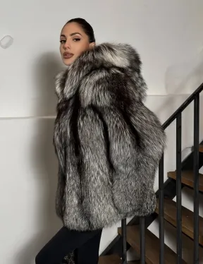 Полушубок из чернобурки с капюшоном цельные пластины - фото 11