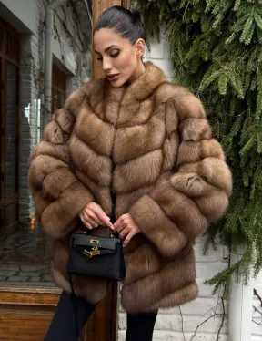 Полушубок из куницы с воротником V-образным - фото 8