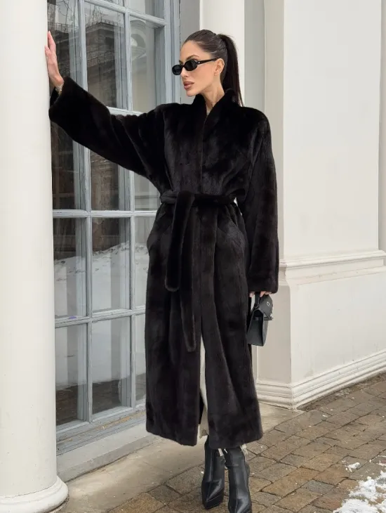 Натуральная коричневая норковая шуба в аукционном мехе SAGA FURS - фото 9