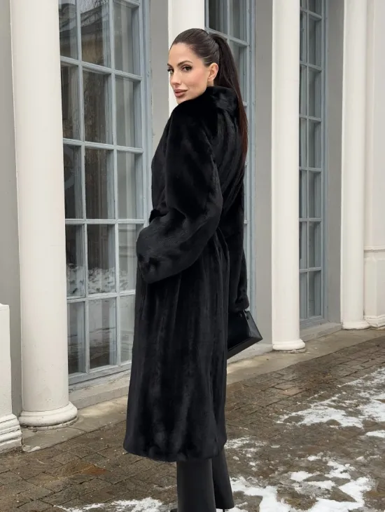 Натуральная женская норковая шуба из аукционного меха норки Blackglama - фото 11