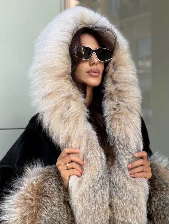 Черная норковая шуба PREMIUM COLLECTION с отделкой из меха канадской рыси - фото 1