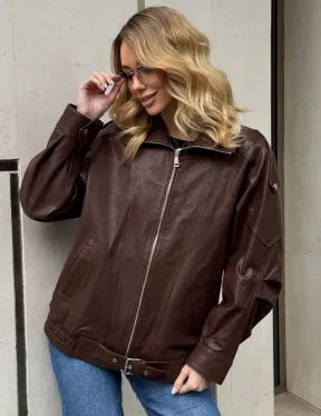 Коричневая кожаная курточка - бомбер на молнии - фото 6