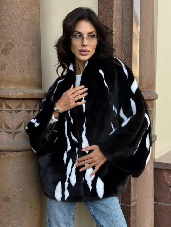 Черный норковый полушубок с рисунком - фото 7