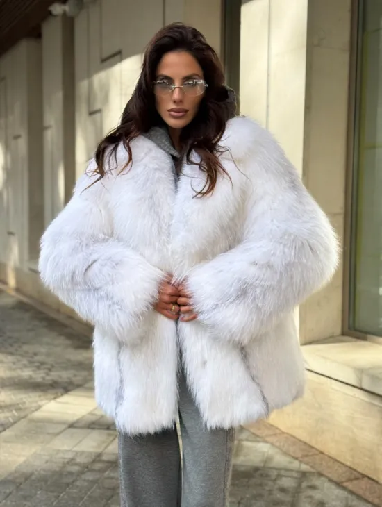 Шуба из белой арктической лисы - фото 9