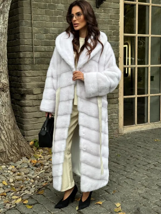 Белая норковая шуба с капюшоном - фото 4