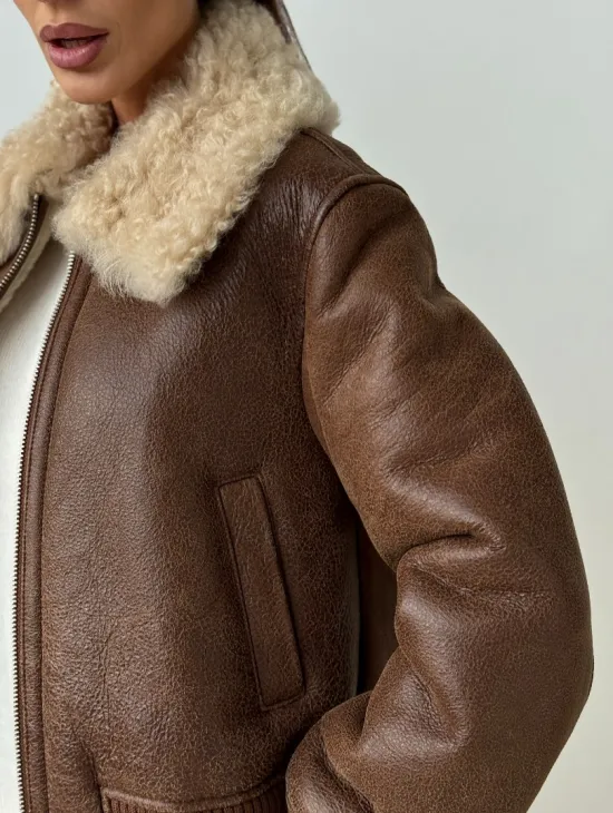 Короткая дубленка - женская - фото 2