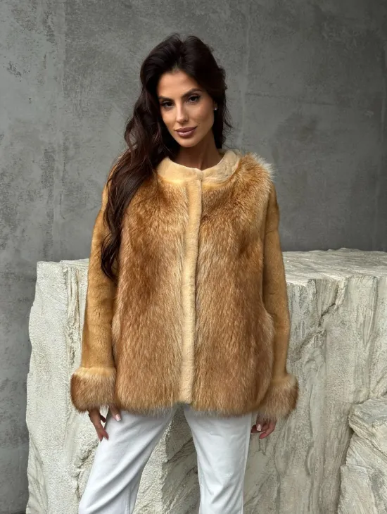 Норковый жакет с отделкой из меха енота - фото 10