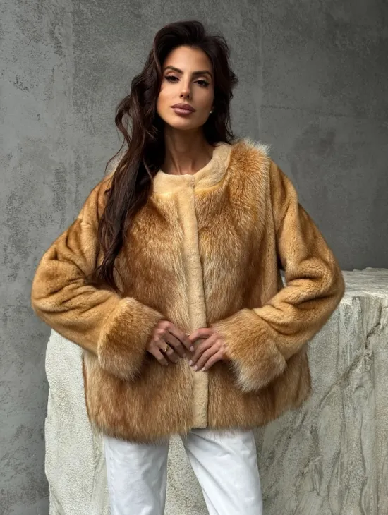 Норковый жакет с отделкой из меха енота - фото 8