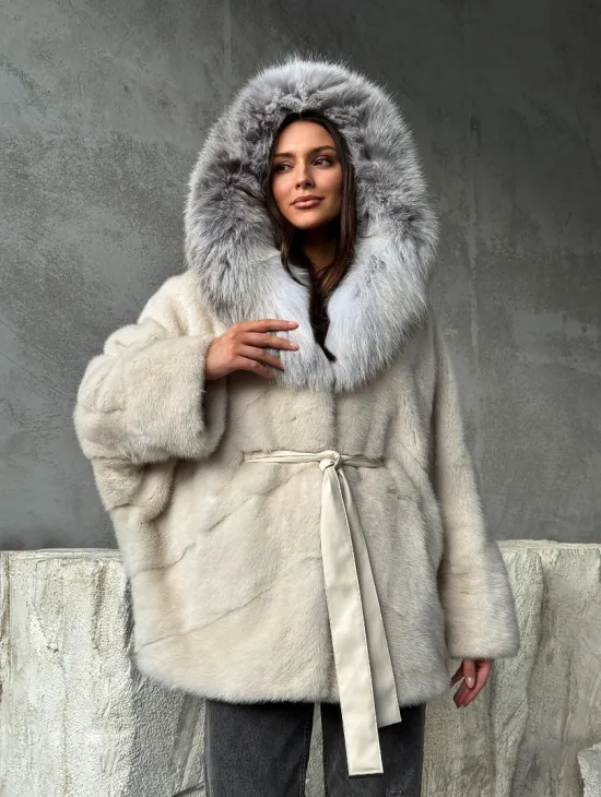 Светлая норковая шуба - летучка с капюшоном - фото 8