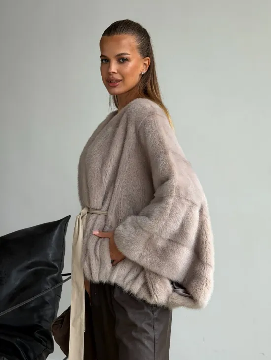 Женская шуба в стиле 