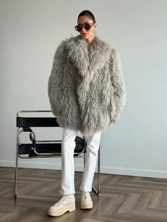 Серая шуба из ламы - фото 10
