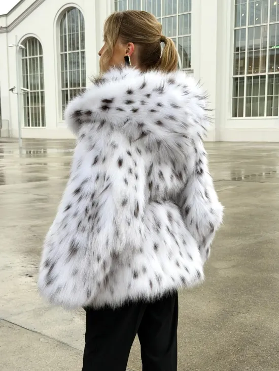 Шуба из лисьего меха под рысь с капюшоном - фото 7