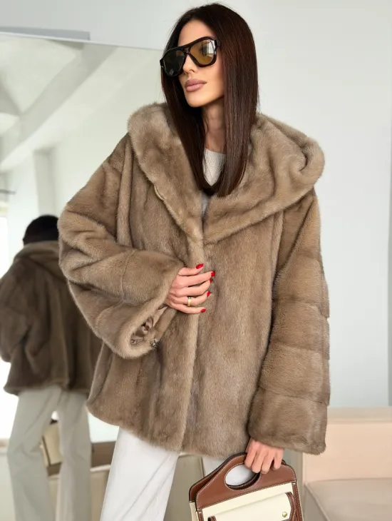Короткая зимняя норковая шуба с капюшоном - фото 5