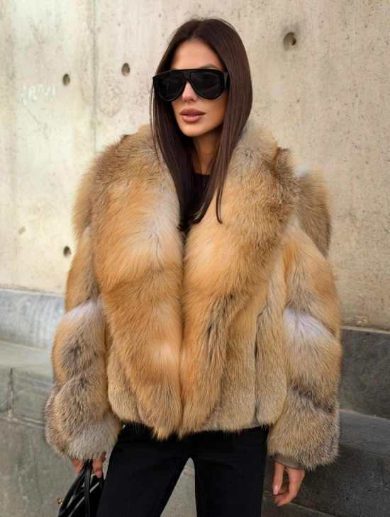 Женская шуба из лисьего меха Golden Edged Fox - фото 0