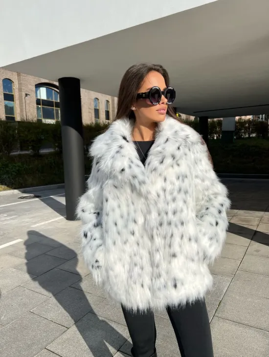 Полушубок из экомеха - фото 2