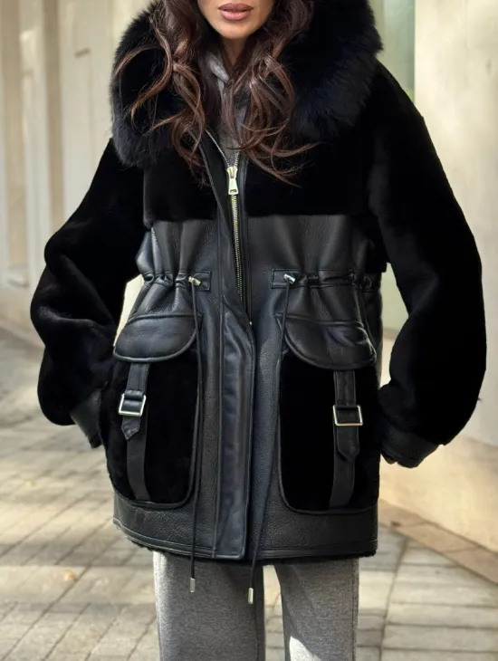 Черная дубленка с капюшоном - фото 1